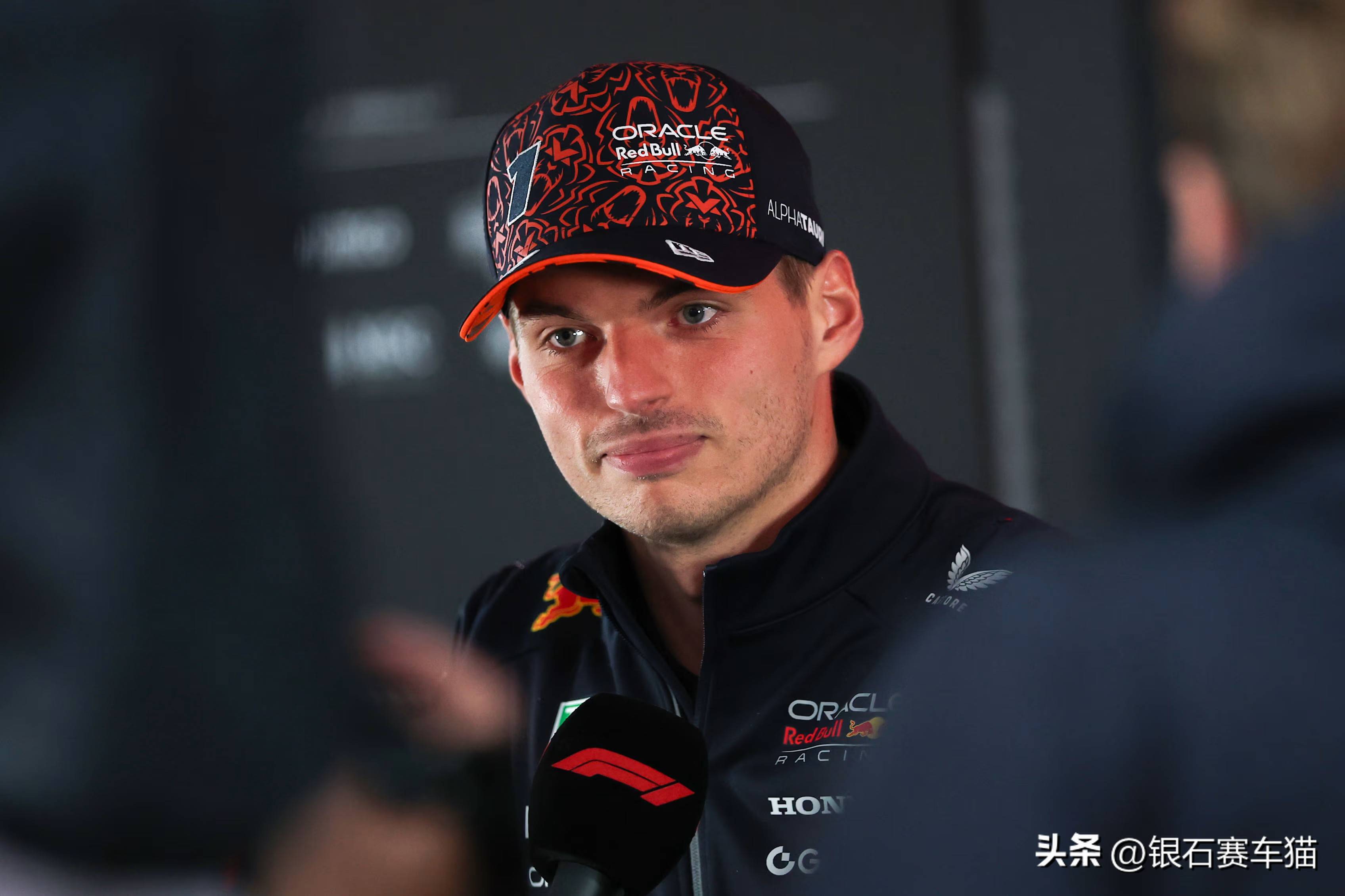 雷速赛事直播app-红牛二队鏖战索伯车队，维斯塔潘高光表现