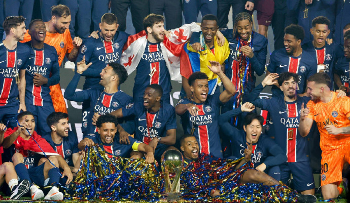 巴黎圣日耳曼队主场胜利,继续领跑法甲 巴黎圣日耳曼队主场胜利,继续领跑法甲