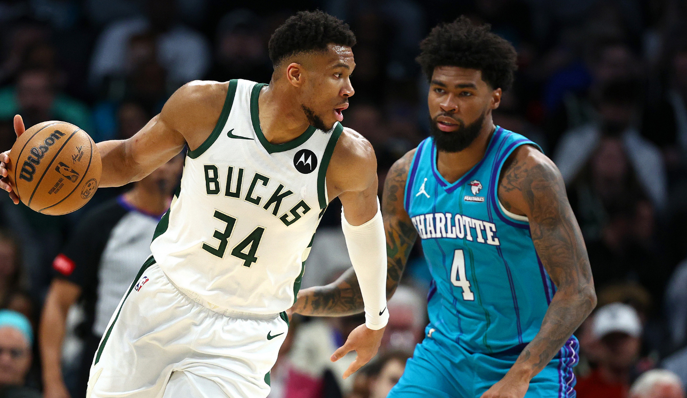 雷速APP-独行侠逆转雄鹿，字母哥统治全场